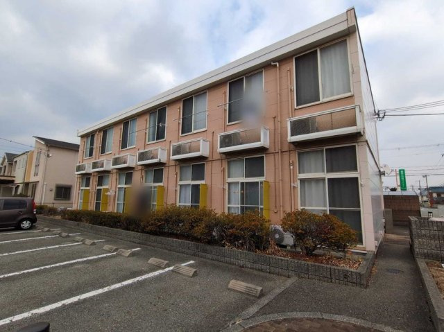 レオパレスグランサンの外観
