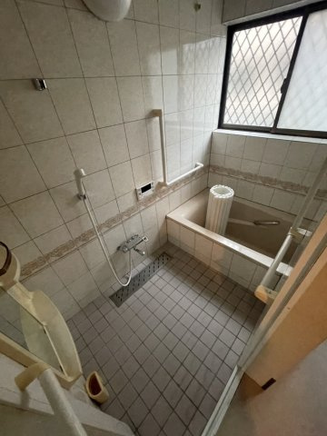 中地戸建の浴室