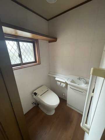 中地戸建のトイレ