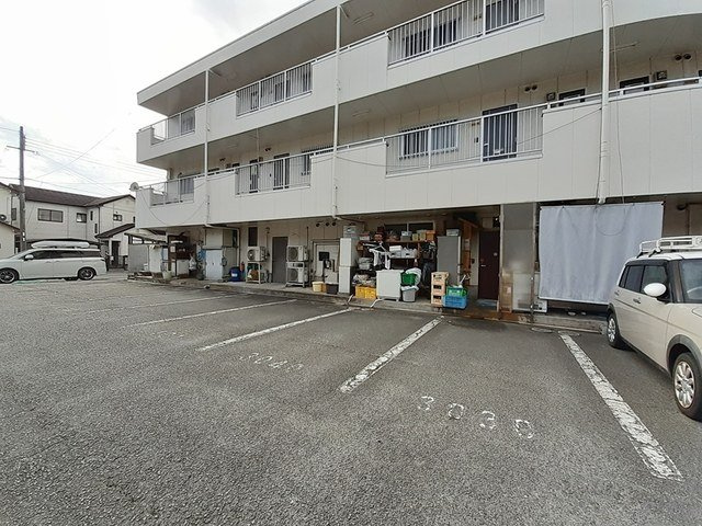 カーサ　英賀保の駐車場