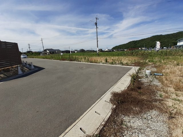 宇土市岩古曽町の売地の前面道路含む現地写真