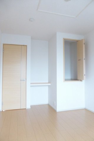セント．クララアパートメントＢの収納|ちょっとした収納スペースも充実しています