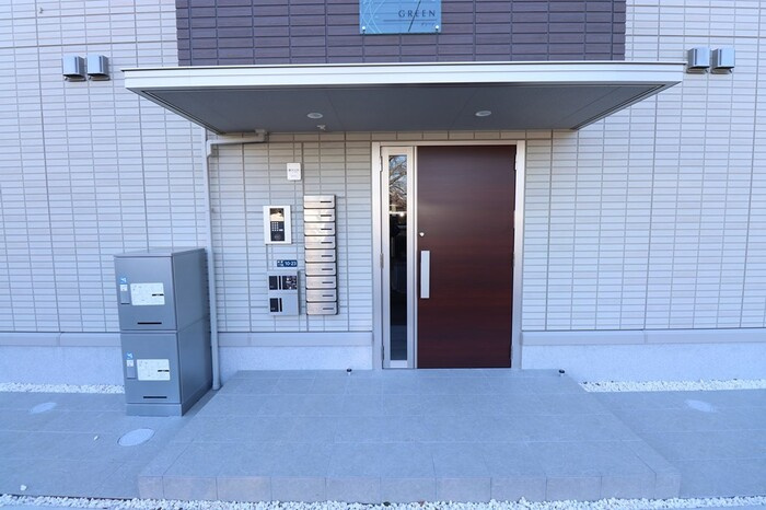グリーンのエントランス|毎日通るエントランスはこのようになっています