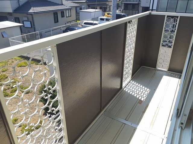 アクティブＹのバルコニー|外からの目が気にならないバルコニーで洗濯物が干せます