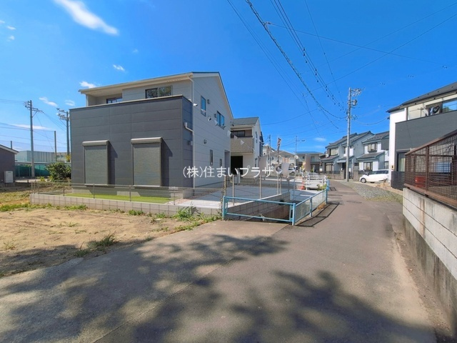 仲介手数料無料）岩倉市本町０１期　２号棟の前面道路含む現地写真|前面道路含む現地写真です