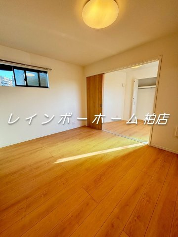特典：仲介手数料が無料です!!の居間・リビング|※別部屋参考写真。
