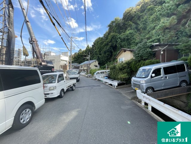 京都市西京区嵐山宮ノ北町　第2期　新築一戸建ての前面道路含む現地写真|周辺は落ち着いた街並みの住宅地！子育てがしやすい住環境です！まだ未完成ですが、現地でしかわからない事もございます。是非一度ご覧ください。