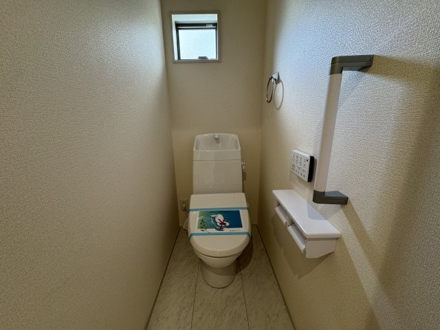 明石市二見町西二見新築戸建のトイレ