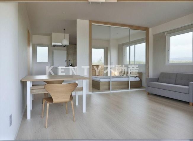 【内装】 | ORANGE | 明るい室内です