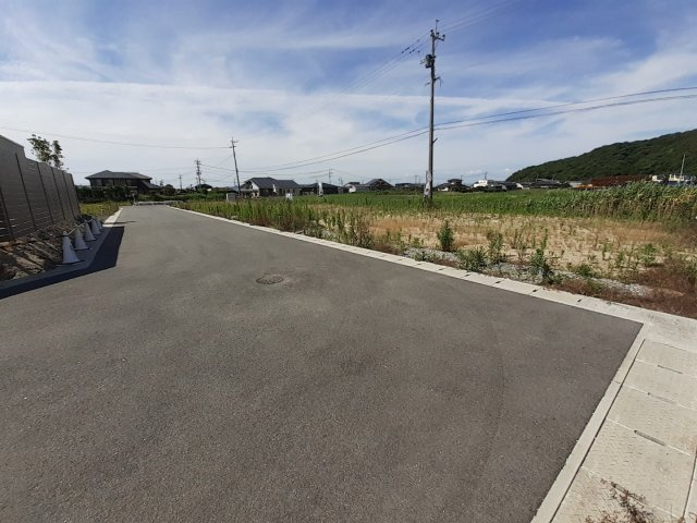 宇土市岩古曽町の売地の前面道路含む現地写真
