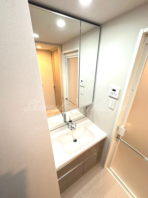 藤沢市鵠沼石上１丁目の賃貸マンションの洗面所