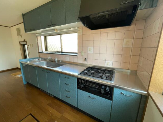 鳥羽倉庫付戸建のキッチン
