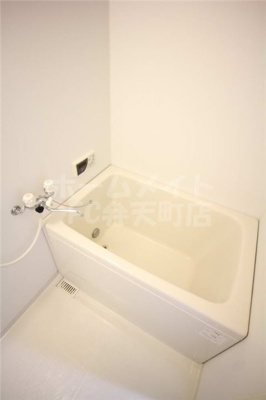 【浴室】 | アビタシオン九条 | コンパクトで使いやすいお風呂です