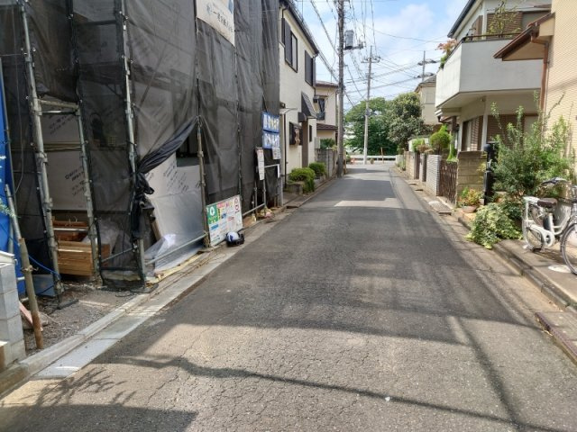 所沢市松郷 全1棟 新築分譲住宅の前面道路含む現地写真