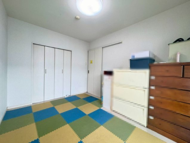 【商談中】円明寺ケ丘団地Y棟の洋室|お子様の居室や寝室など多用途にお使いいただける洋室です！