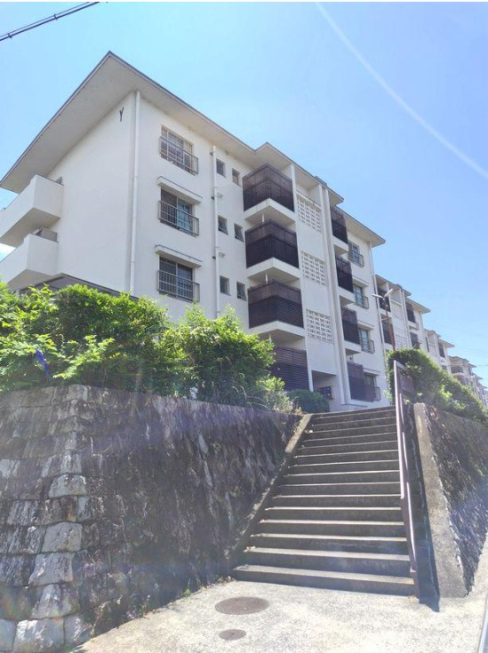 【商談中】円明寺ケ丘団地Y棟の外観|しっかりとしたRC造のマンション。4階建ての3階部分の住戸です！
