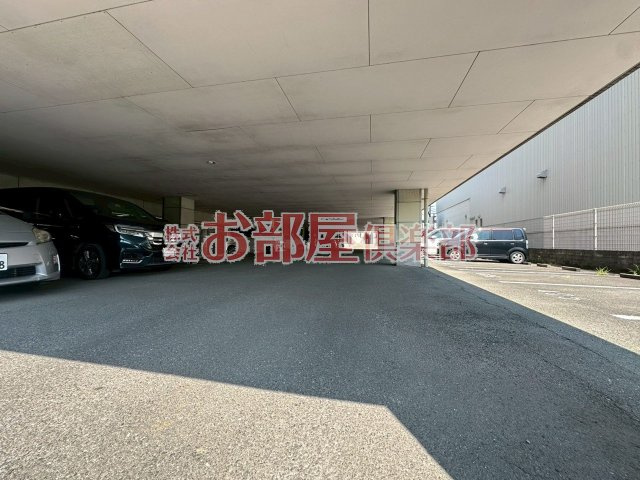 アドバンス弐番館の駐車場|駐車場があります