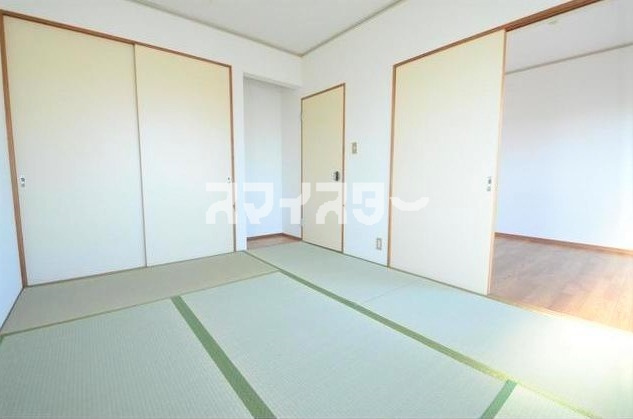 船橋市咲が丘４丁目のアパートの和室