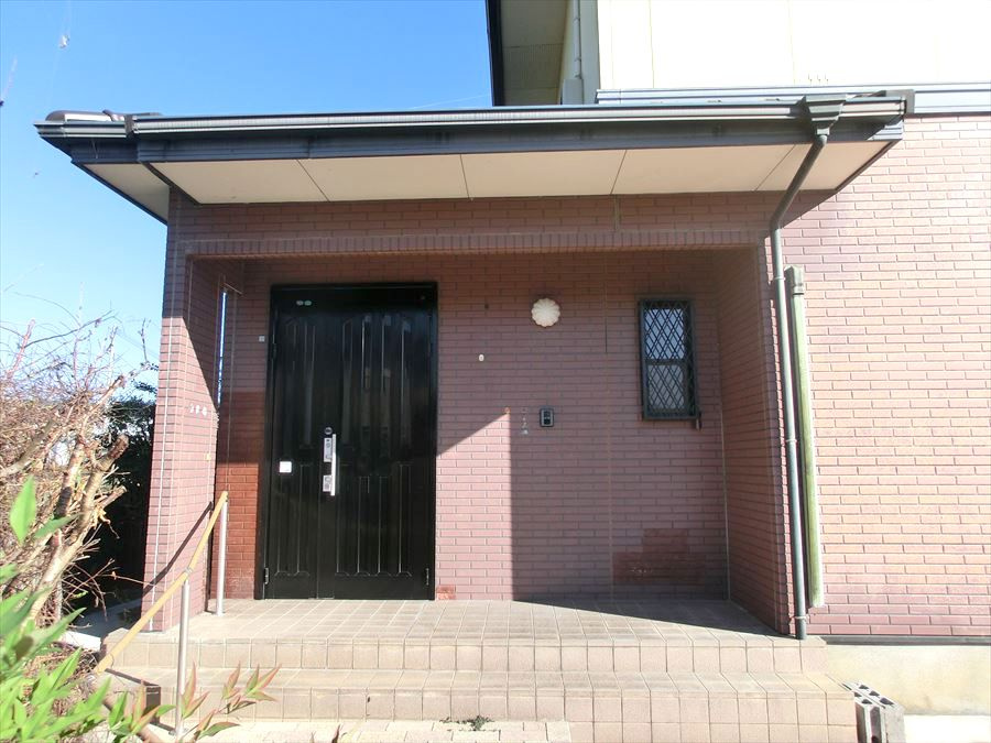 高良内町戸建のエントランス|清潔なエントランスです★