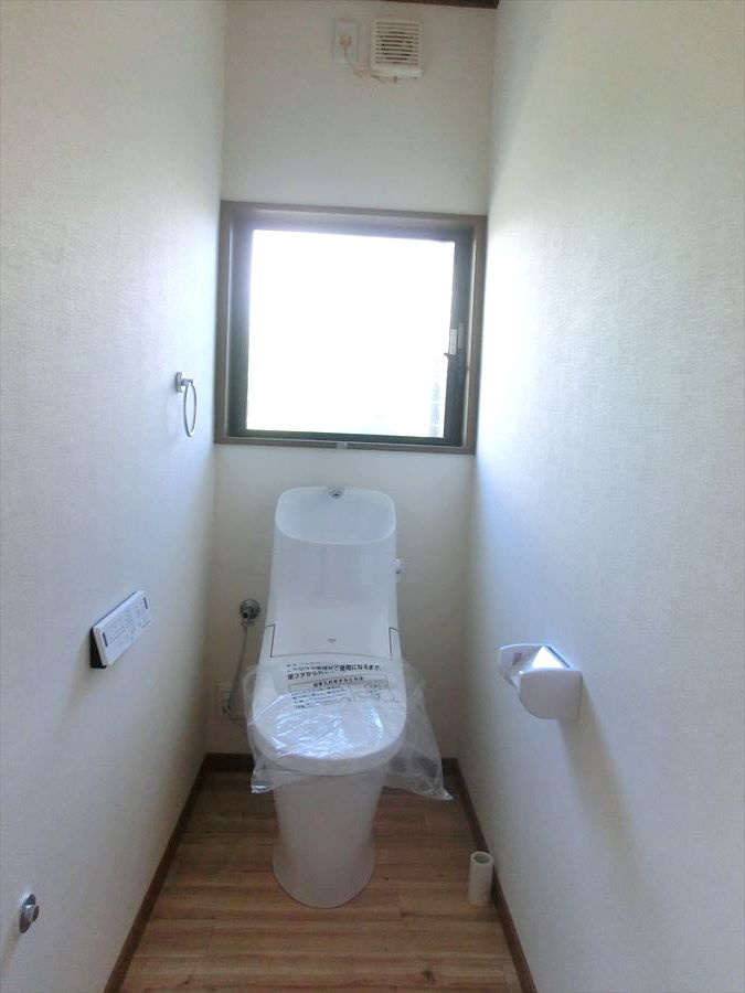高良内町戸建のトイレ|嬉しい温水洗浄便座付きです♪