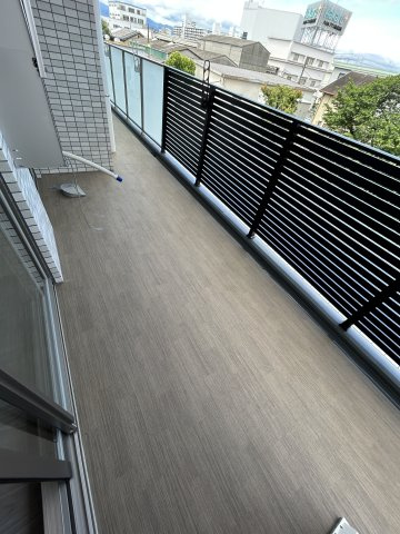 プレジオ塚本ASIANのバルコニー