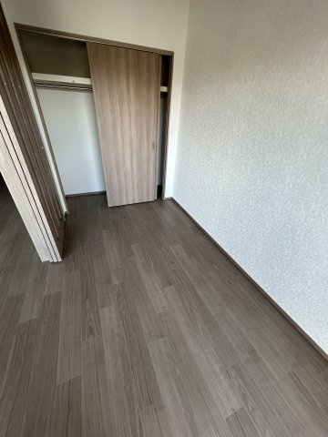 プレジオ塚本ASIANの洋室