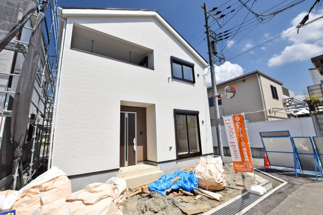 クレイドルガーデン高田町新築一戸建て│3LDK+駐車1台可の外観|・3LDK駐車1台可
・収納充実（WIC、パントリー等）
・住宅設備充実（防犯カメラ、浴室乾燥機等）