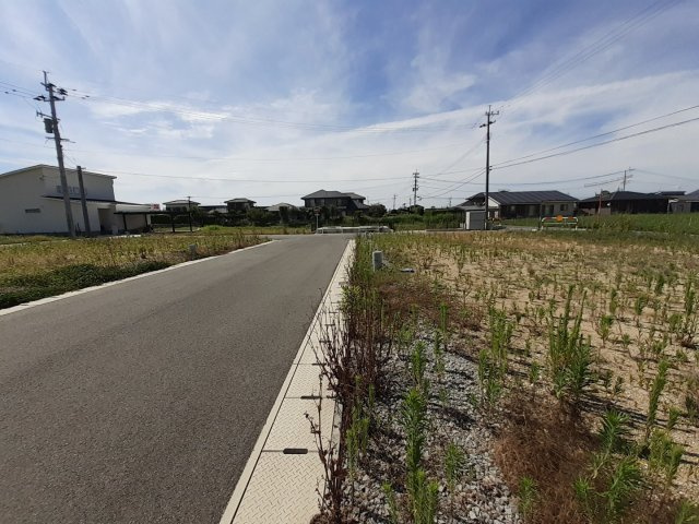 宇土市岩古曽町の売地の前面道路含む現地写真