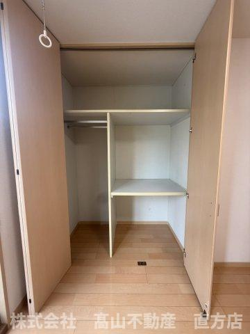 直方市大字頓野のアパートの収納