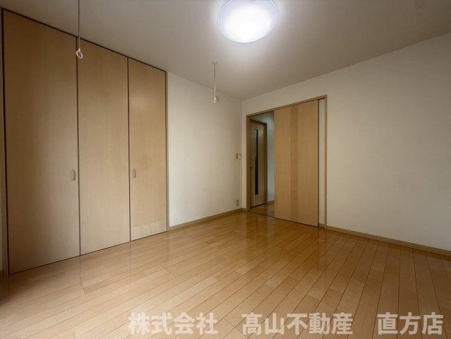 直方市大字頓野のアパートの洋室