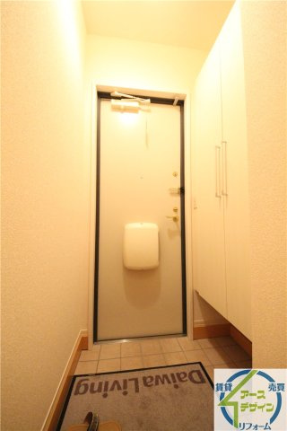 セントラルグレイスC棟の玄関