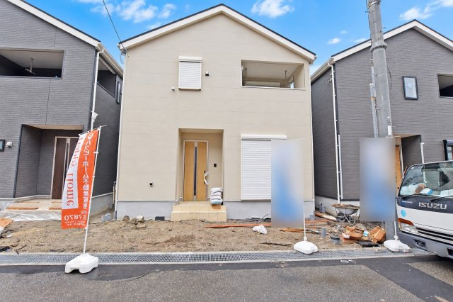 クレイドルガーデン高田町新築一戸建て│3LDK+駐車1台可の外観|制震装置「SAFE」×耐震等級3、断熱等性能等級5取得の安心住宅◎全15区画の新しい街で、新生活を始めませんか？お気軽にお問い合わせください。