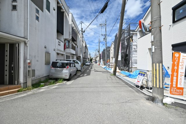クレイドルガーデン高田町新築一戸建て│3LDK+駐車1台可の前面道路含む現地写真|前面道路は南側5.4ｍです。