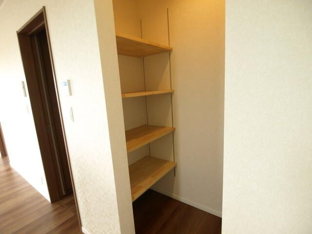 鶴ケ谷東　貸家の収納