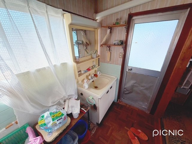戸建　福崎町西治の独立洗面台