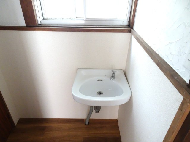 養老町貸家の洗面所