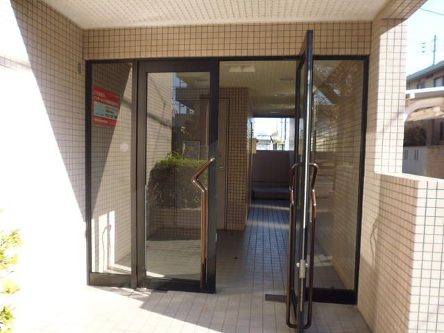 ニューオークのエントランス|建物の内部です