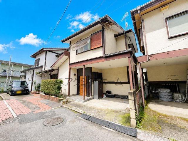 飯能市笠縫　中古一戸建　～閑静な住宅街～の駐車場