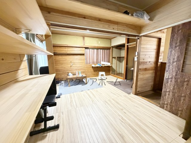飯能市笠縫　中古一戸建　～閑静な住宅街～の居間・リビング|リビングの続き間として広々空間を作っています。