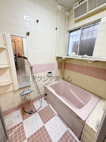 飯能市笠縫　中古一戸建　～閑静な住宅街～の浴室