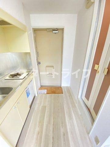 大阪市東淀川区柴島２丁目の賃貸マンションの玄関