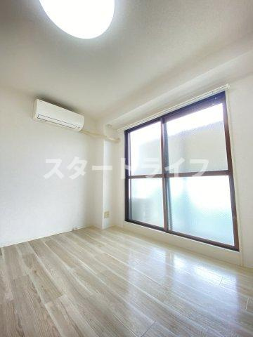 大阪市東淀川区柴島２丁目の賃貸マンションの居間・リビング