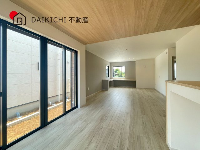 【居間・リビング】 | 鶴ヶ島市上新田1期　GRACE・TERRACE　新築戸建　全3棟　2号棟
