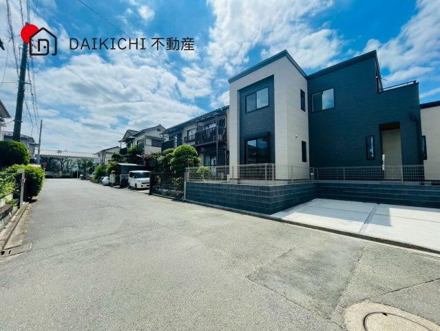 【前面道路含む現地写真】 | 鶴ヶ島市脚折　新築戸建　Felidia Garden　全1棟　1号棟