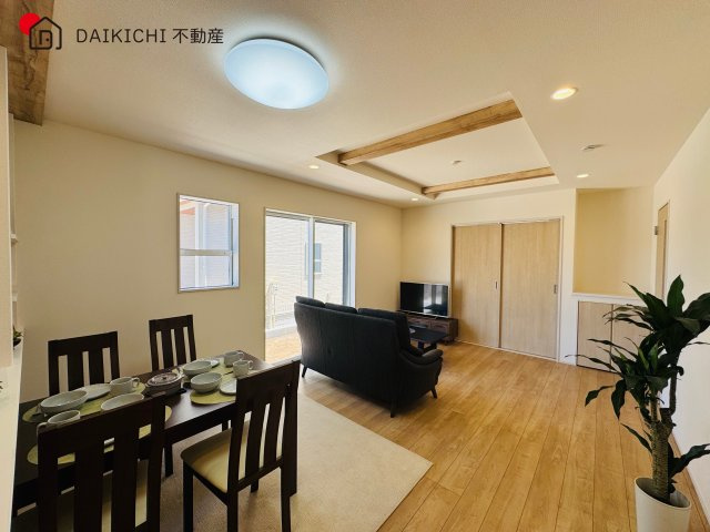 【居間・リビング】 | 鶴ヶ島市羽折町　ブルーミングガーデン　新築戸建　全4棟　3号棟