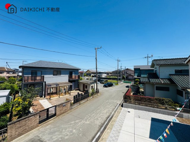 【前面道路含む現地写真】 | 鶴ヶ島市羽折町　ブルーミングガーデン　新築戸建　全4棟　3号棟