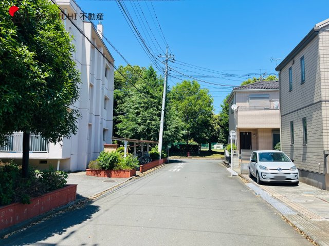 【前面道路含む現地写真】 | 鶴ヶ島市脚折町11期　GRACE　新築戸建　全3棟　3号棟