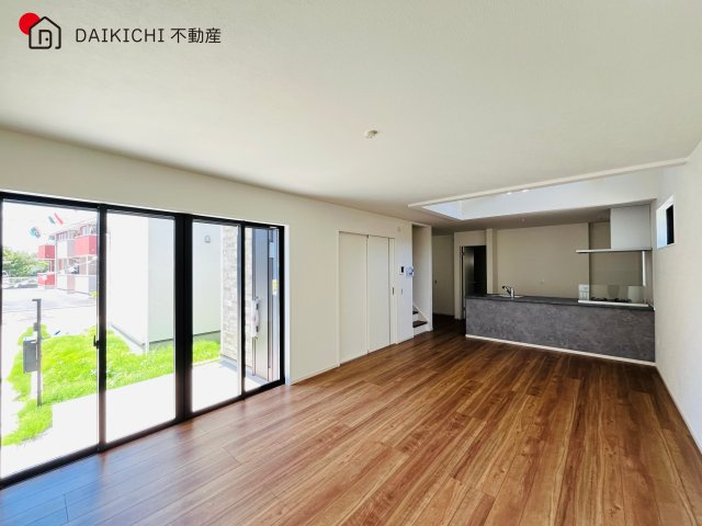 【居間・リビング】 | 鶴ヶ島市脚折町11期　GRACE　新築戸建　全3棟　3号棟