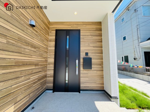 【玄関】 | 鶴ヶ島市脚折町11期　GRACE　新築戸建　全3棟　2号棟