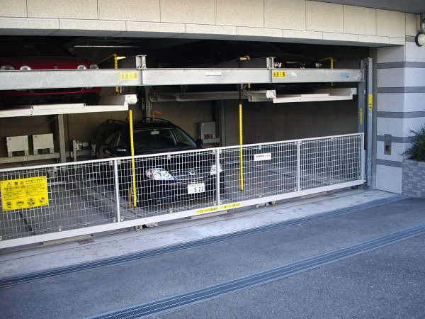 【駐車場】